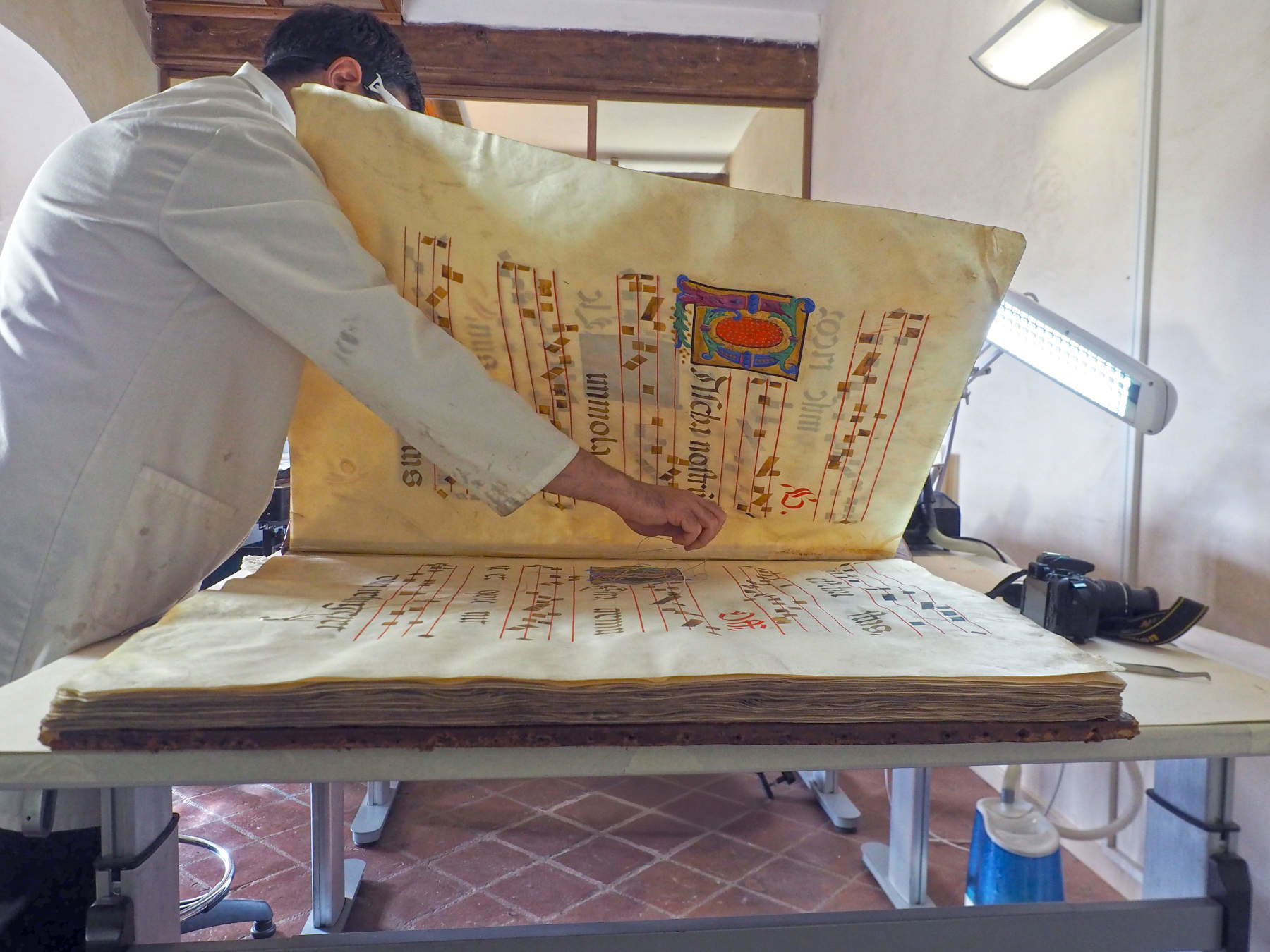 Chartreuse de Pavie, Chantiers enluminés 2026, restauration des nœuds de reliure
