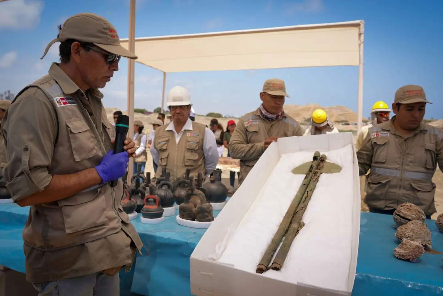 Die Fundstücke aus der Grabstätte der Chim&uacute;-Elite. Foto: Instagram-Profil – Kulturministerium von Peru