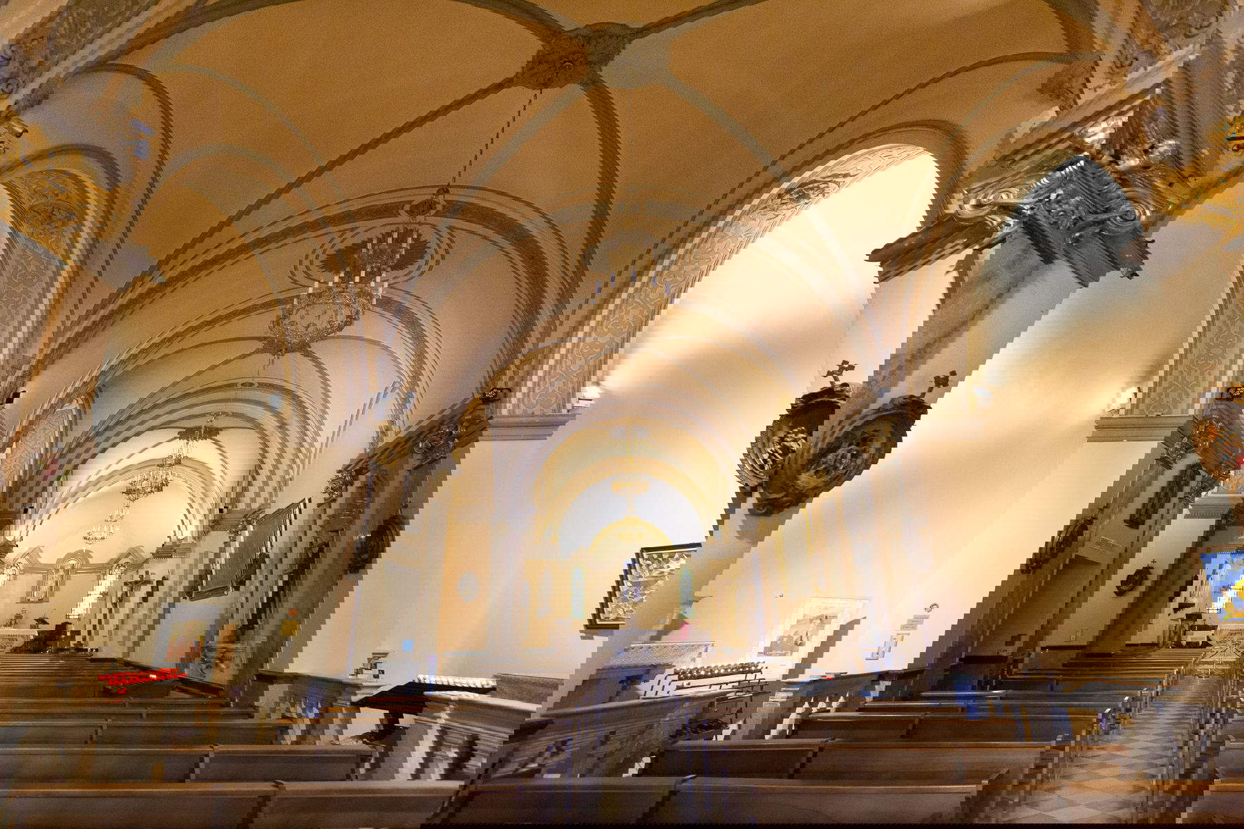 L&rsquo;interno della chiesa di Santa Devota. Foto: &copy;BenjaminVergely