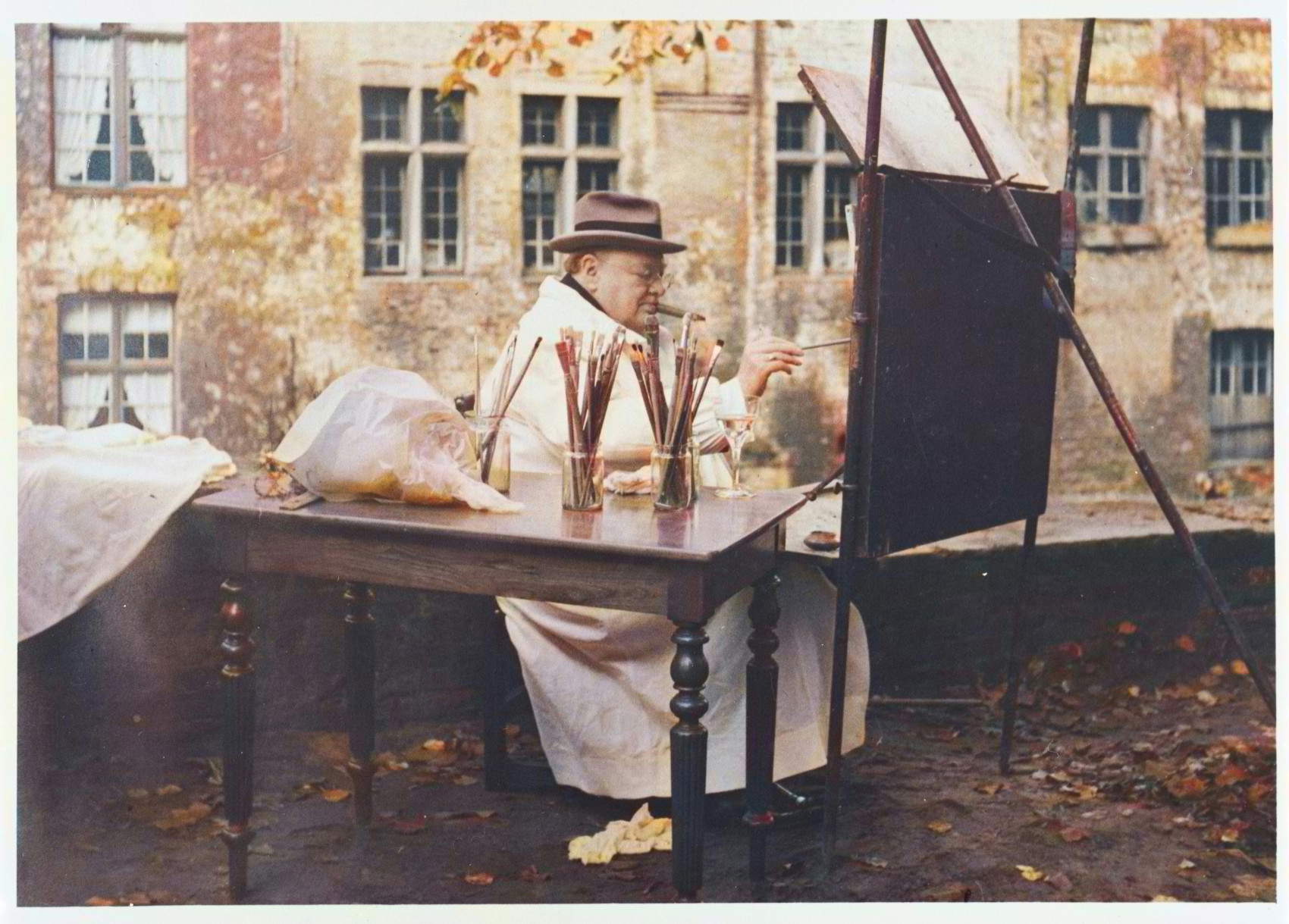 Sir Winston Churchill beim Malen in Belgien, September 1946 &copy; Churchill Archives Centre, CSCT 5-6-160 (Farbe)
