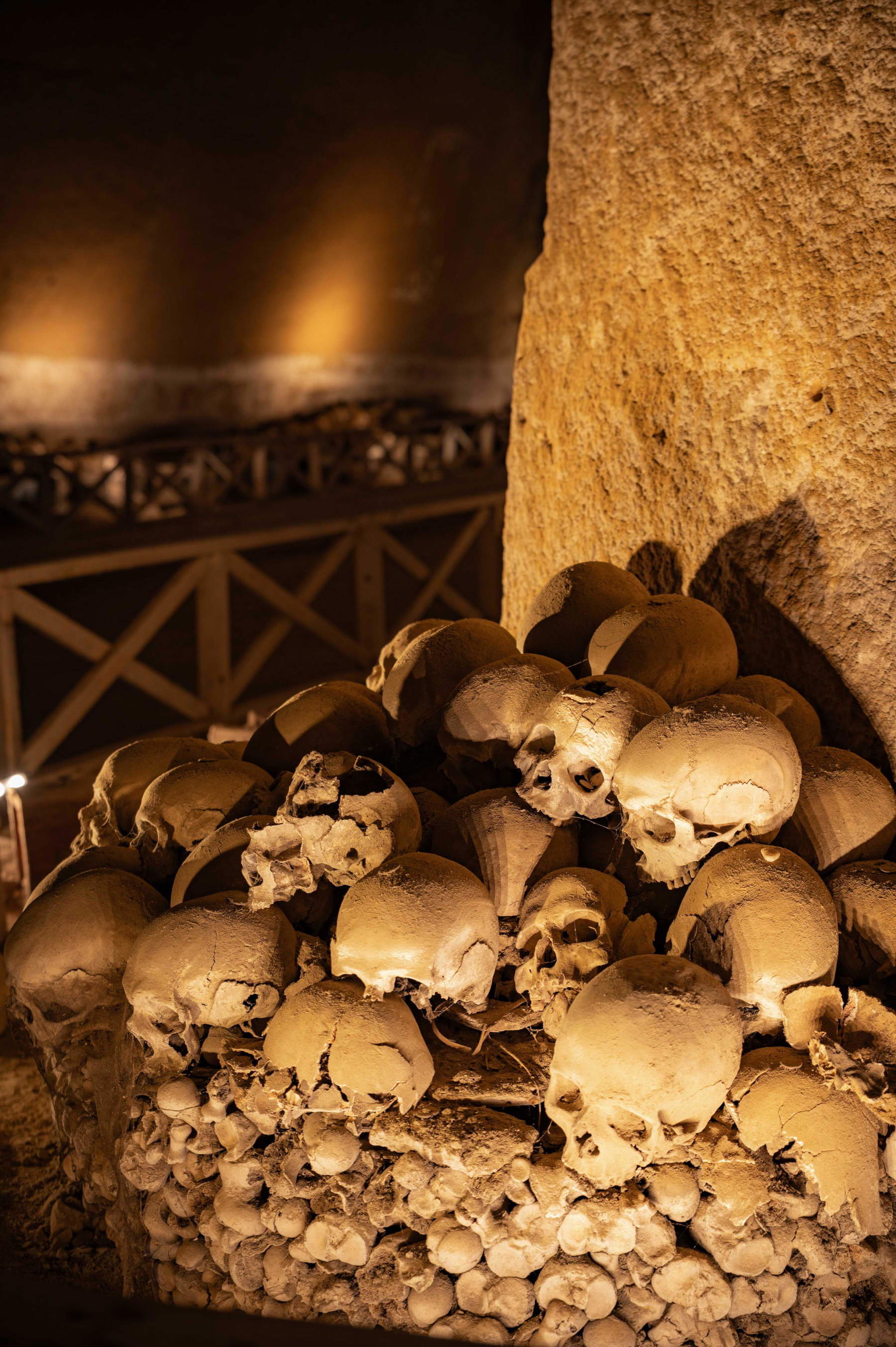 Il Cimitero&nbsp;delle&nbsp;Fontanelle illuminato dalla luce di iGuzzini. Foto: Alessandro Lana