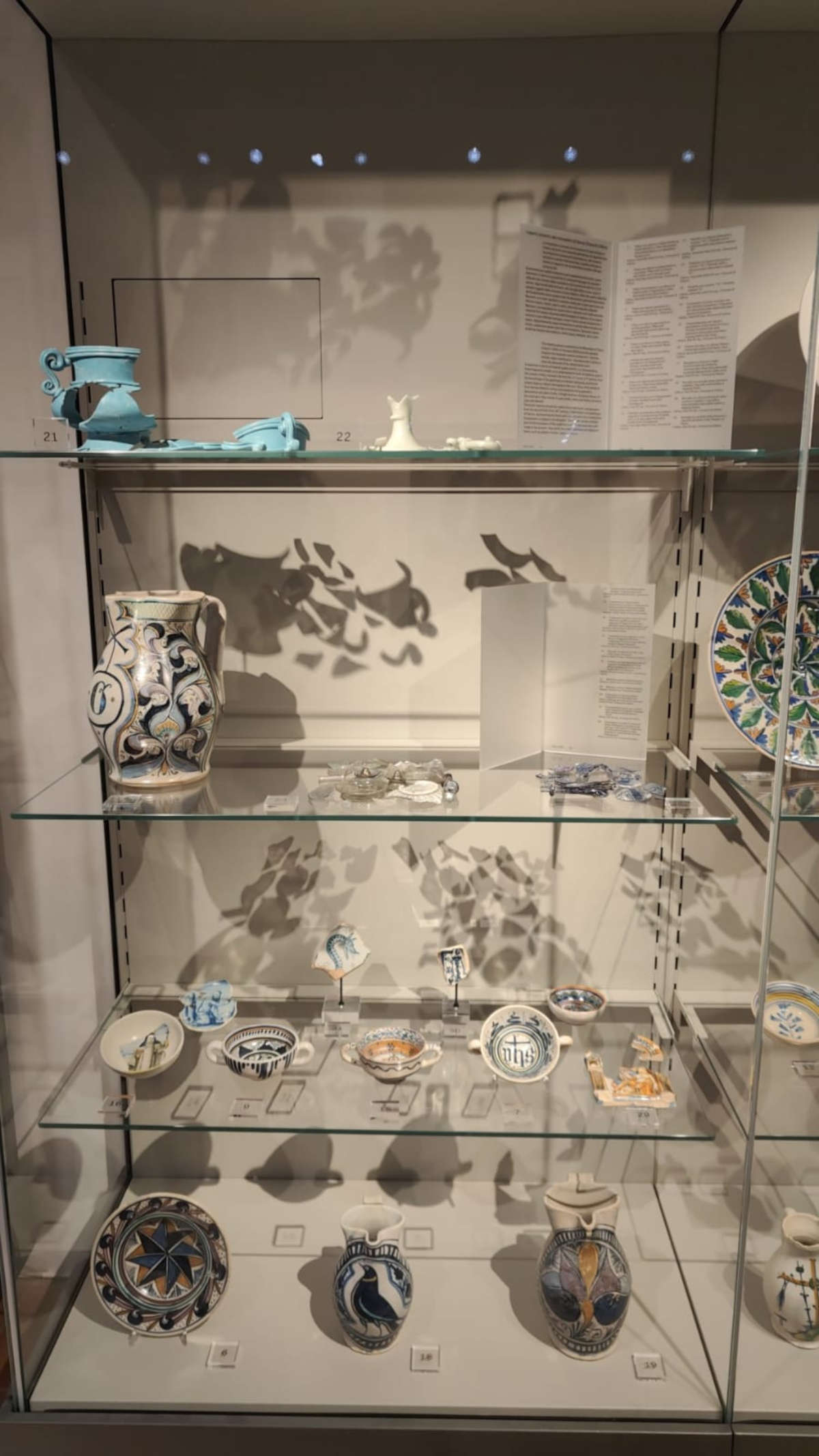 „Cocci di Santa Chiara“ in der Nationalgalerie der Marken