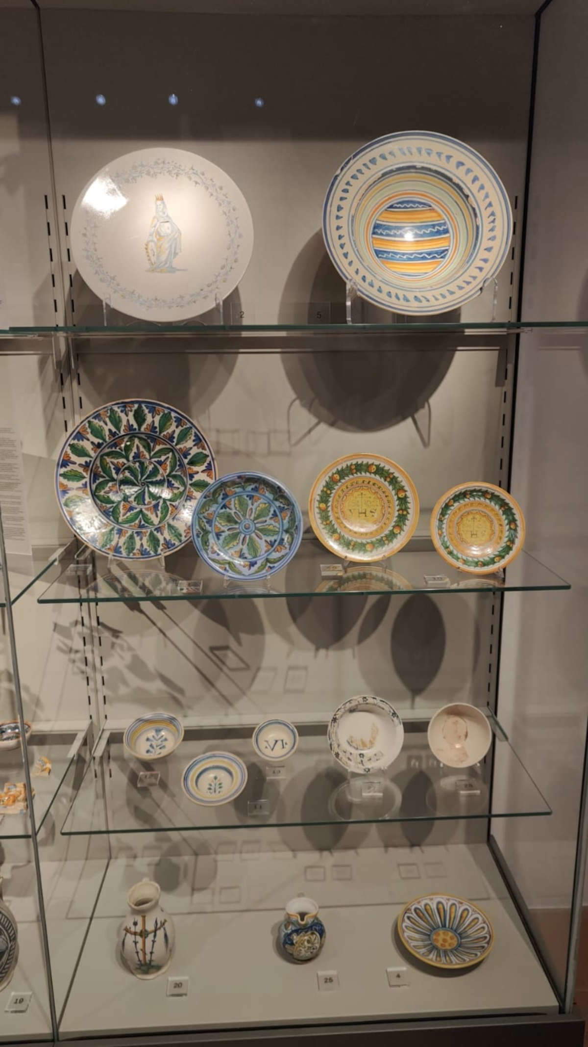 „Cocci di Santa Chiara“ in der Nationalgalerie der Marken