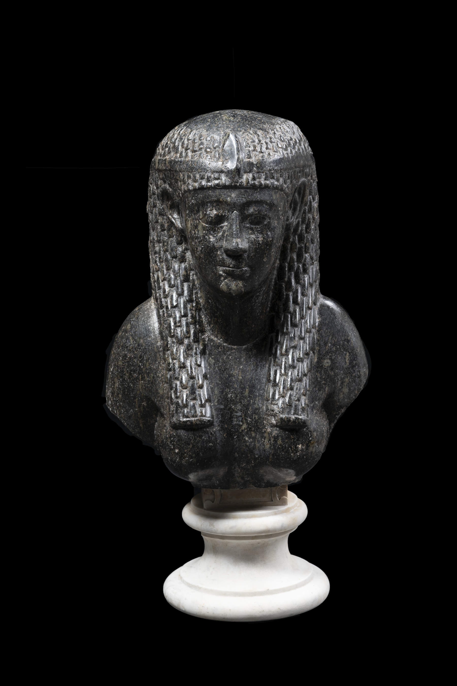 Buste d'Isis (diorite égyptienne) &copy; Fondation Torlonia. Photo : Lorenzo De Masi