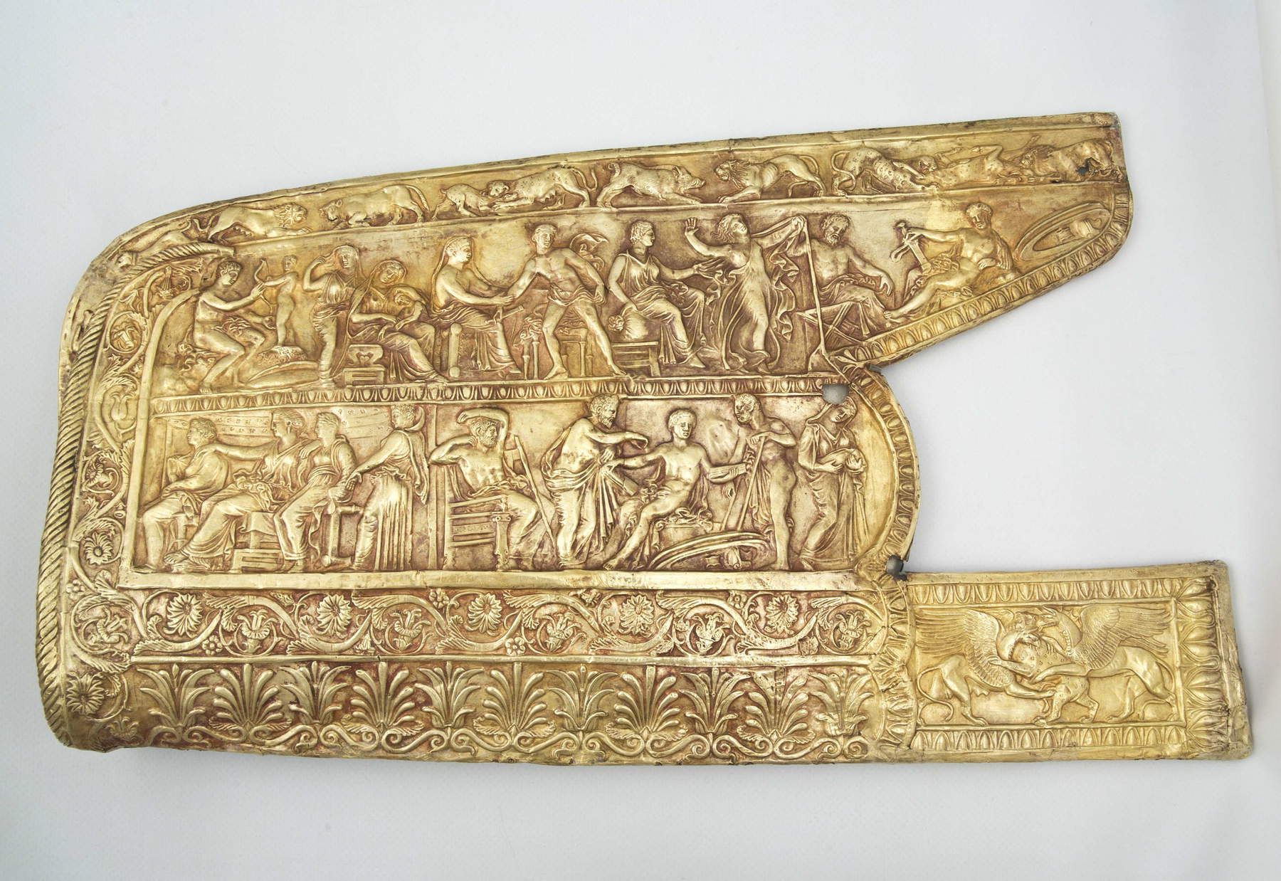 Gorytos-Schatulle aus Melitopol-Kurgan (Melitopol, Region Saporischschja, 4. Jahrhundert v. Chr.; geprägtes Gold 583, 27,5 × 47 cm; Kiew, Nationalmuseum für Geschichte der Ukraine) &copy; Nationalmuseum für Geschichte der Ukraine. Foto: Dmytro Klochko