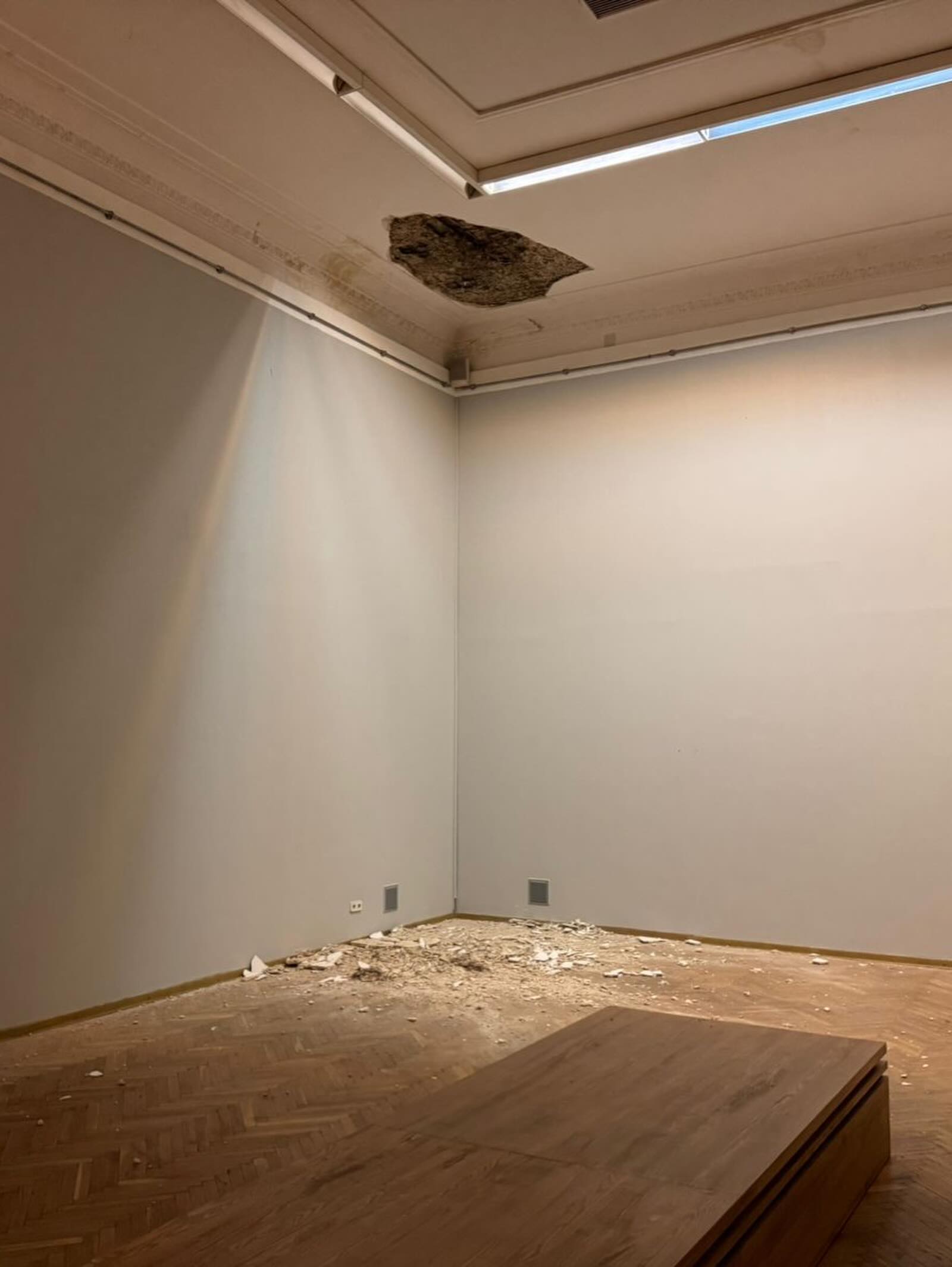 Dommages subis par le Musée national d'art de Kiev à la suite du bombardement russe. Photo : Ministère de la Culture de l'Ukraine