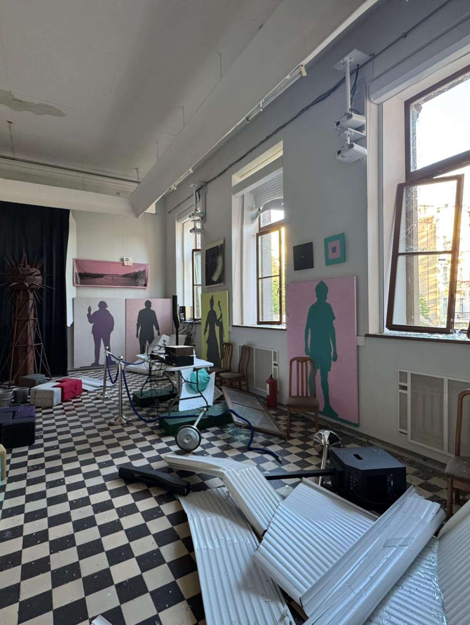 Dommages subis par le Musée national d'art de Kiev à la suite du bombardement russe. Photo : Ministère de la Culture de l'Ukraine