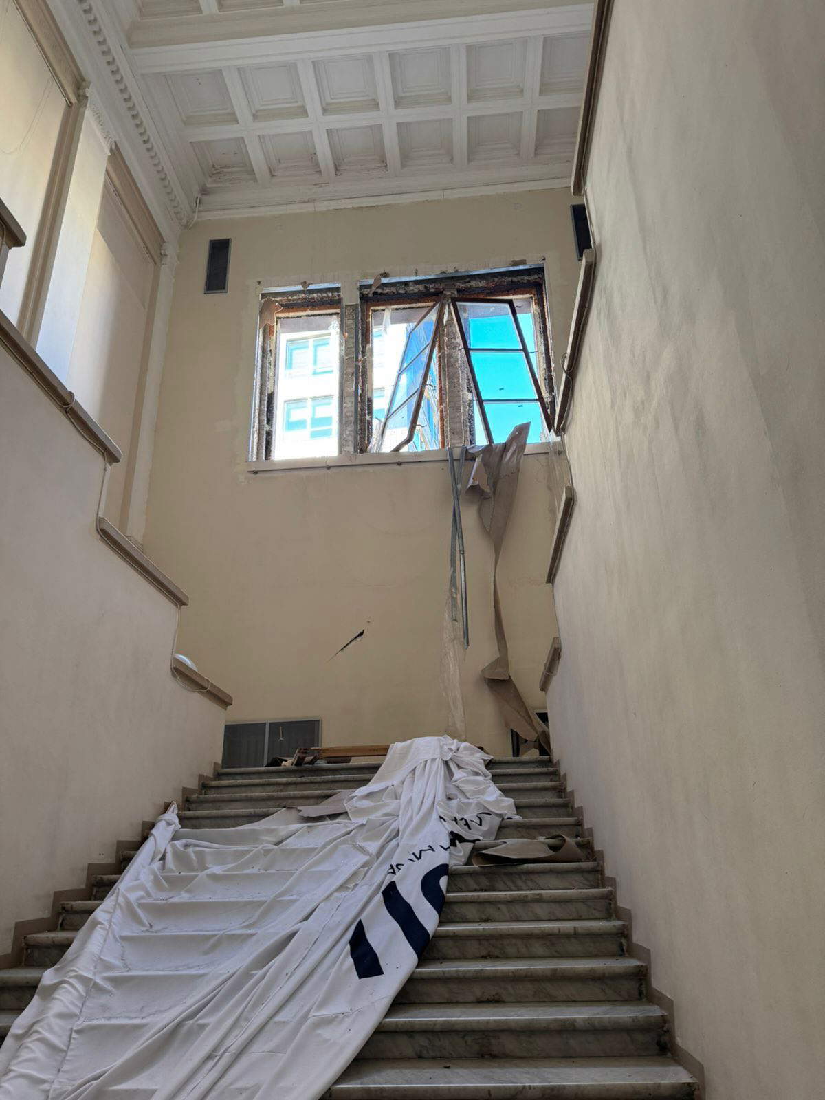 Dommages subis par le Musée national d'art de Kiev à la suite du bombardement russe. Photo : Ministère de la Culture de l'Ukraine