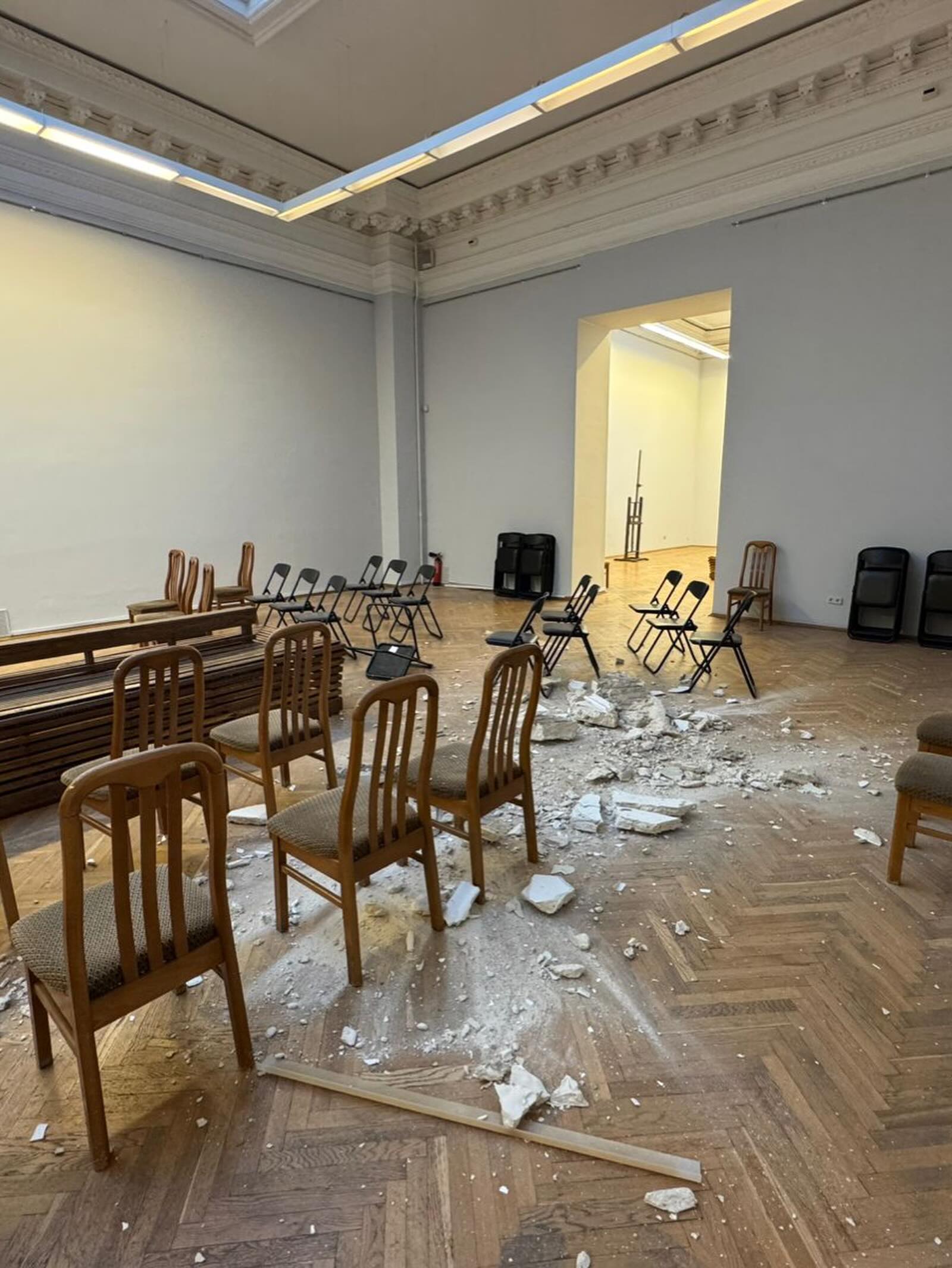 Dommages subis par le Musée national d'art de Kiev à la suite du bombardement russe. Photo : Ministère de la Culture de l'Ukraine