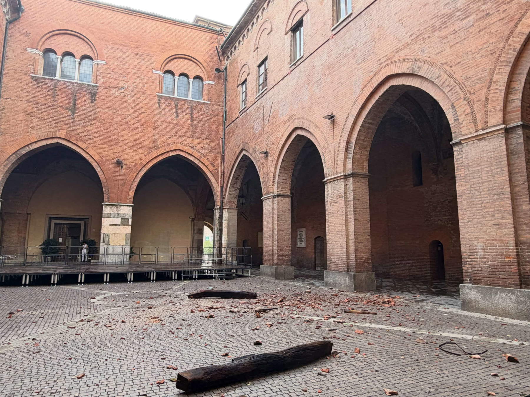 Schäden am Stadtturm von Cremona. Foto: Stadt Cremona