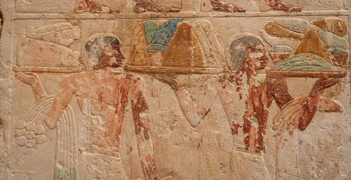 Ägypten: In Saqqara wird ein Grab aus der 5. Dynastie mit noch farbenprächtigen Reliefs freigelegt