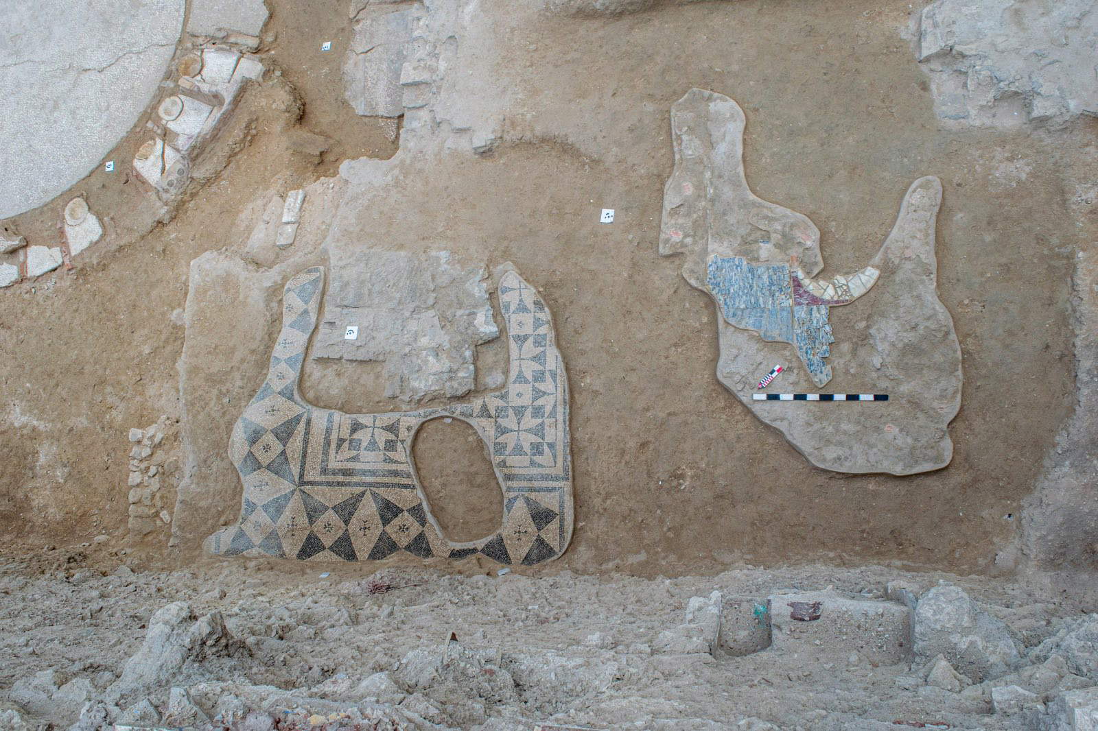 Pavimentazioni musive di differenti tipologie decorative. Foto: Ministero del Turismo e delle Antichit&agrave;