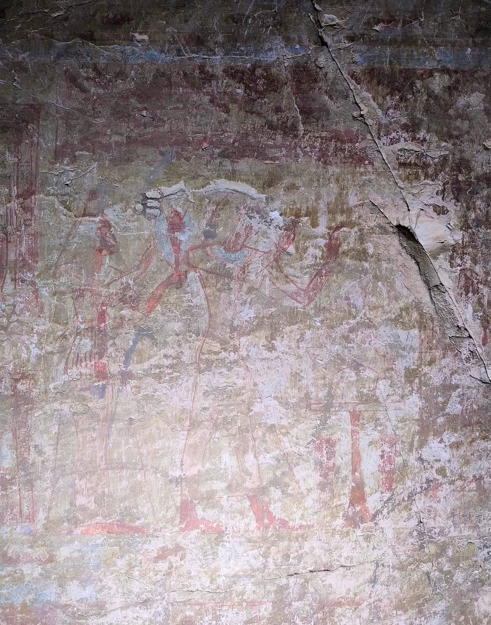 Die vielfarbigen Verzierungen des Grabes in Theben. Foto: Ministerium für Tourismus und Altertümer