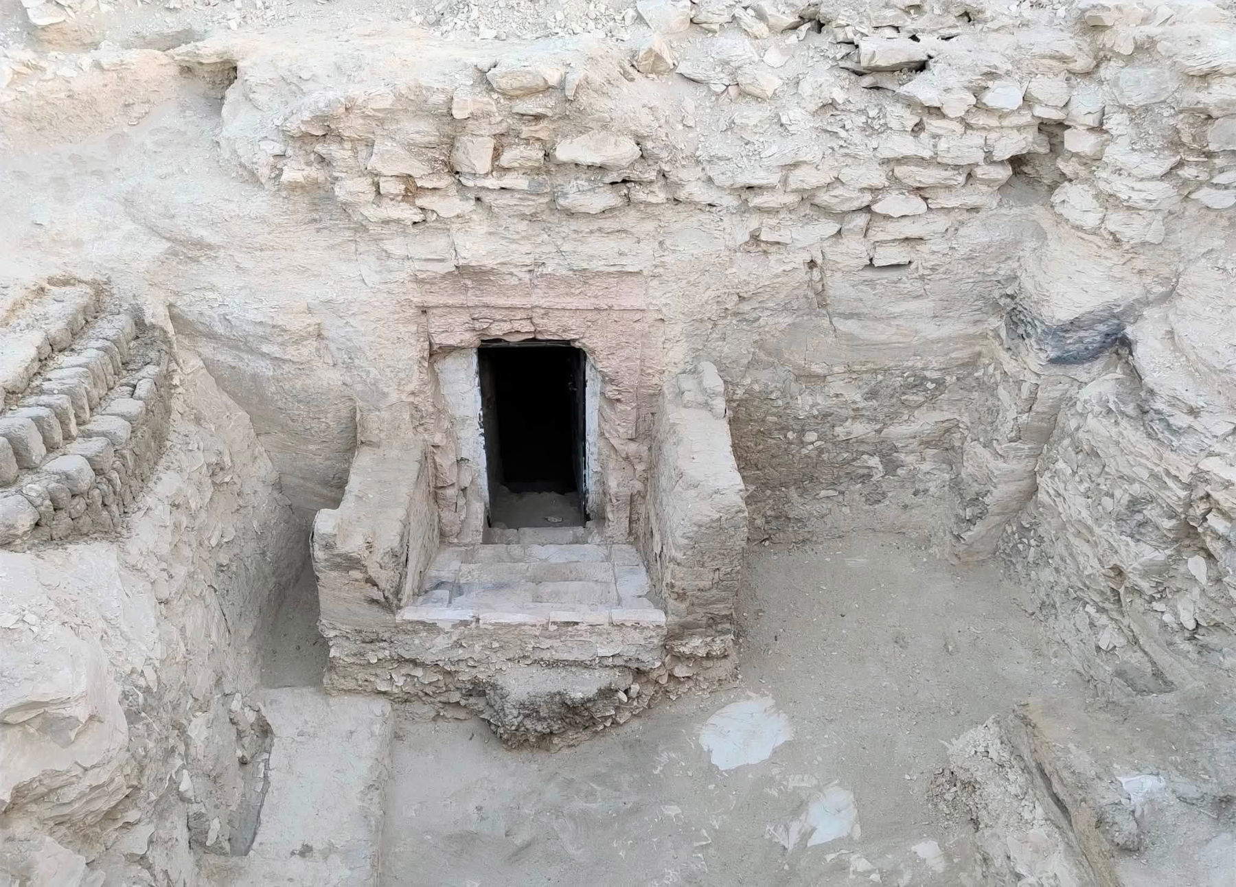 Die Ruinen des Grabes von Theben. Foto: Ministerium für Tourismus und Altertümer