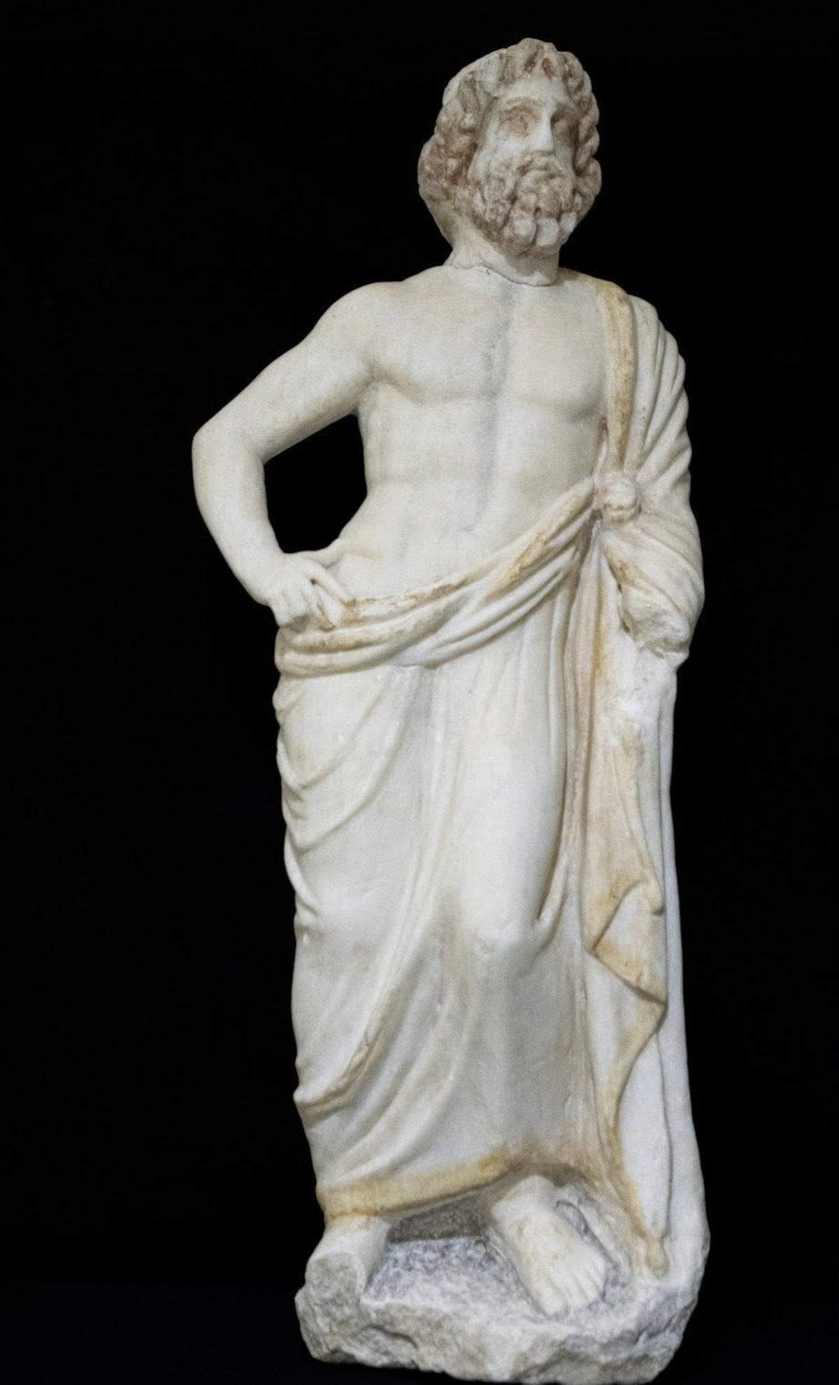 Statue marmoree di divinit&agrave;. Foto: Ministero del Turismo e delle Antichit&agrave;