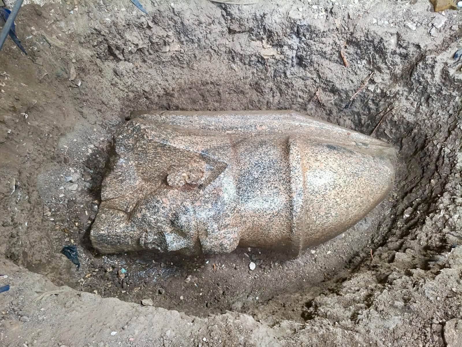 Una cabeza monumental de Ramsés II. Foto: Ministerio de Turismo y Antigüedades de Egipto