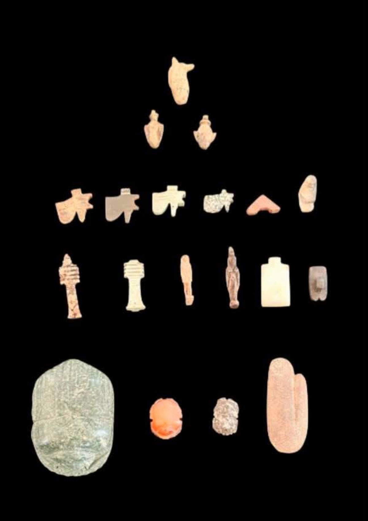 Verschiedene Amulette. Foto: Ägyptisches Ministerium für Altertümer und Tourismus