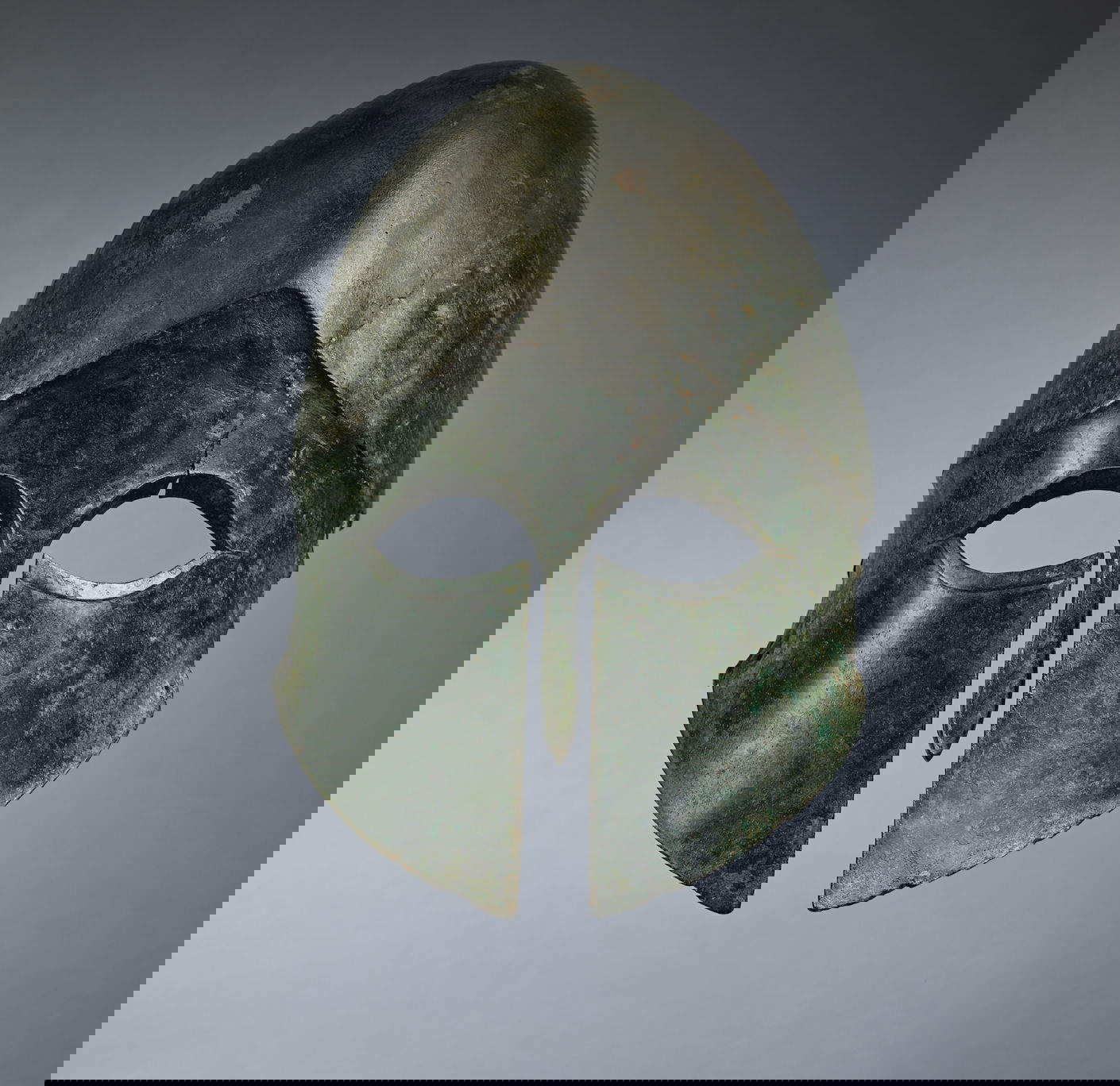 Corinthian helmet (second half 6th cent. BCE; bronze)