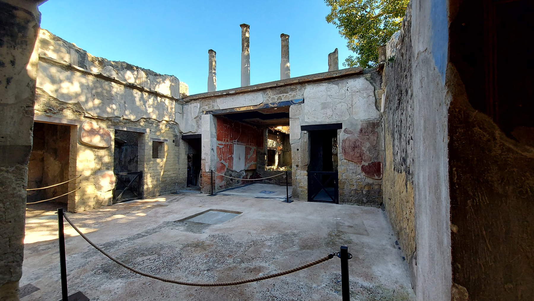 Maison aux meubles carbonisés. Photo : Parc archéologique d'Herculanum
