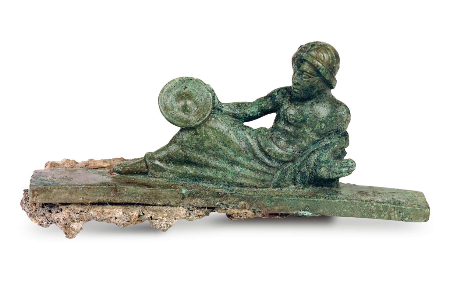 Bronzetto di offerente disteso su kline (V secolo a.C.; bronzo, produzione etrusca, Altezza 5 cm; proveniente dal santuario di Altino; Parco Archeologico di Altino)