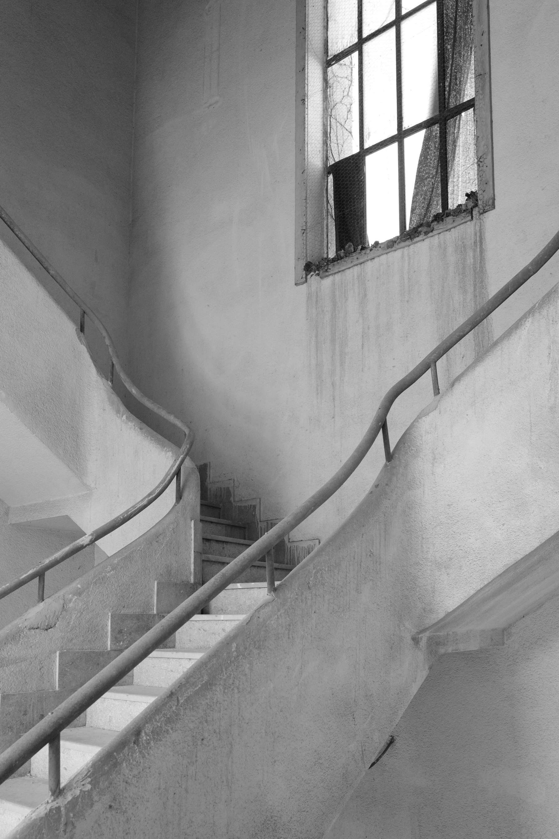 Antigua Casa del Fascio en Lentini, interior. Foto: Badia Lost &amp; Found