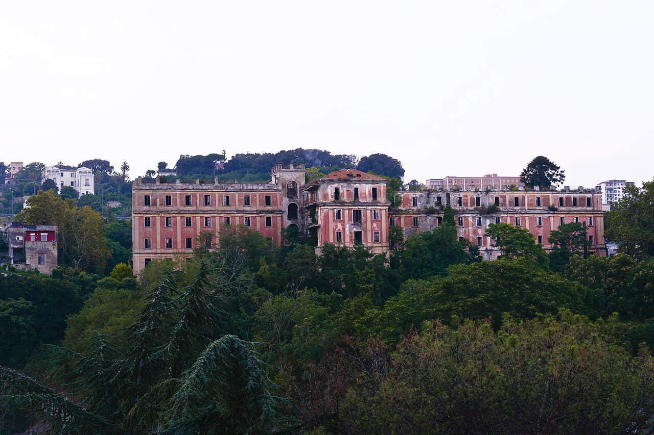 Le complexe de la Conocchia en 2016. Photo : Wikimedia/Ruthven