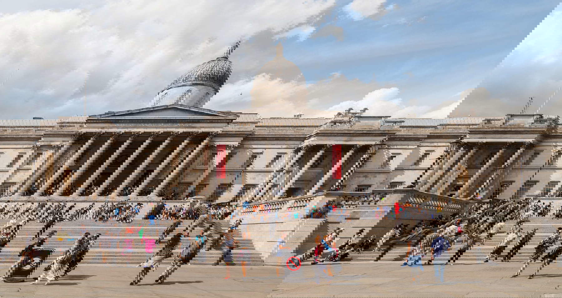 Fassade der National Gallery in London. Foto: Diego Delso