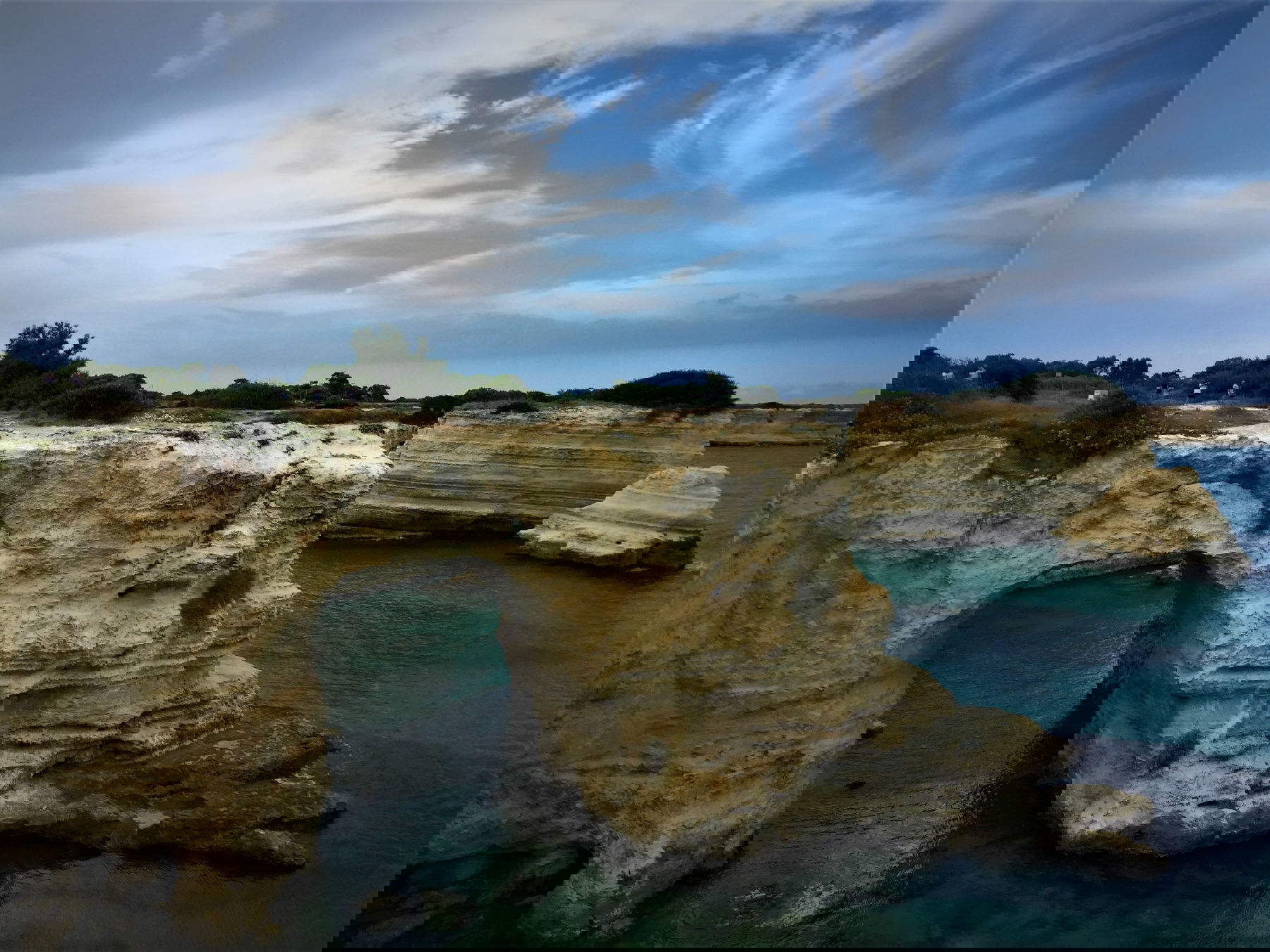 What the Lovers' Arch in Torre Sant'Andrea, Melendugno, looked like. Photo: Wikimedia Commons/Photo2021 - Creative Commons Attribution-Share Alike 4.0 International