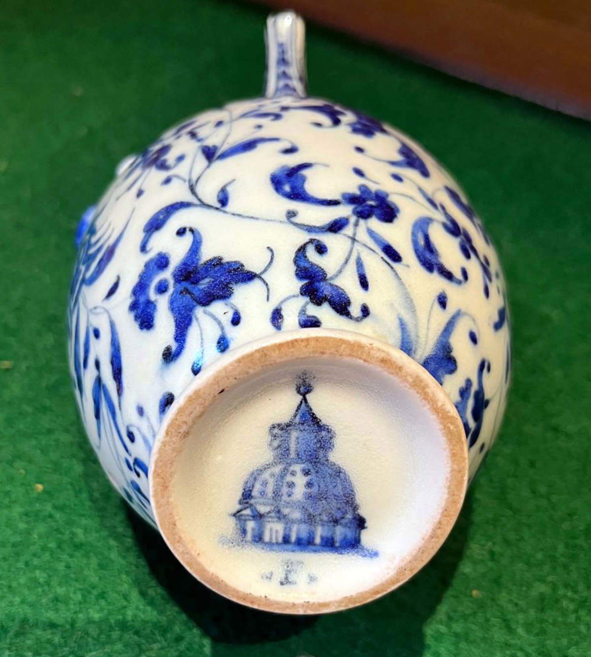 Florence, Manufacture des Médicis, vase à anses serpentiformes, détail