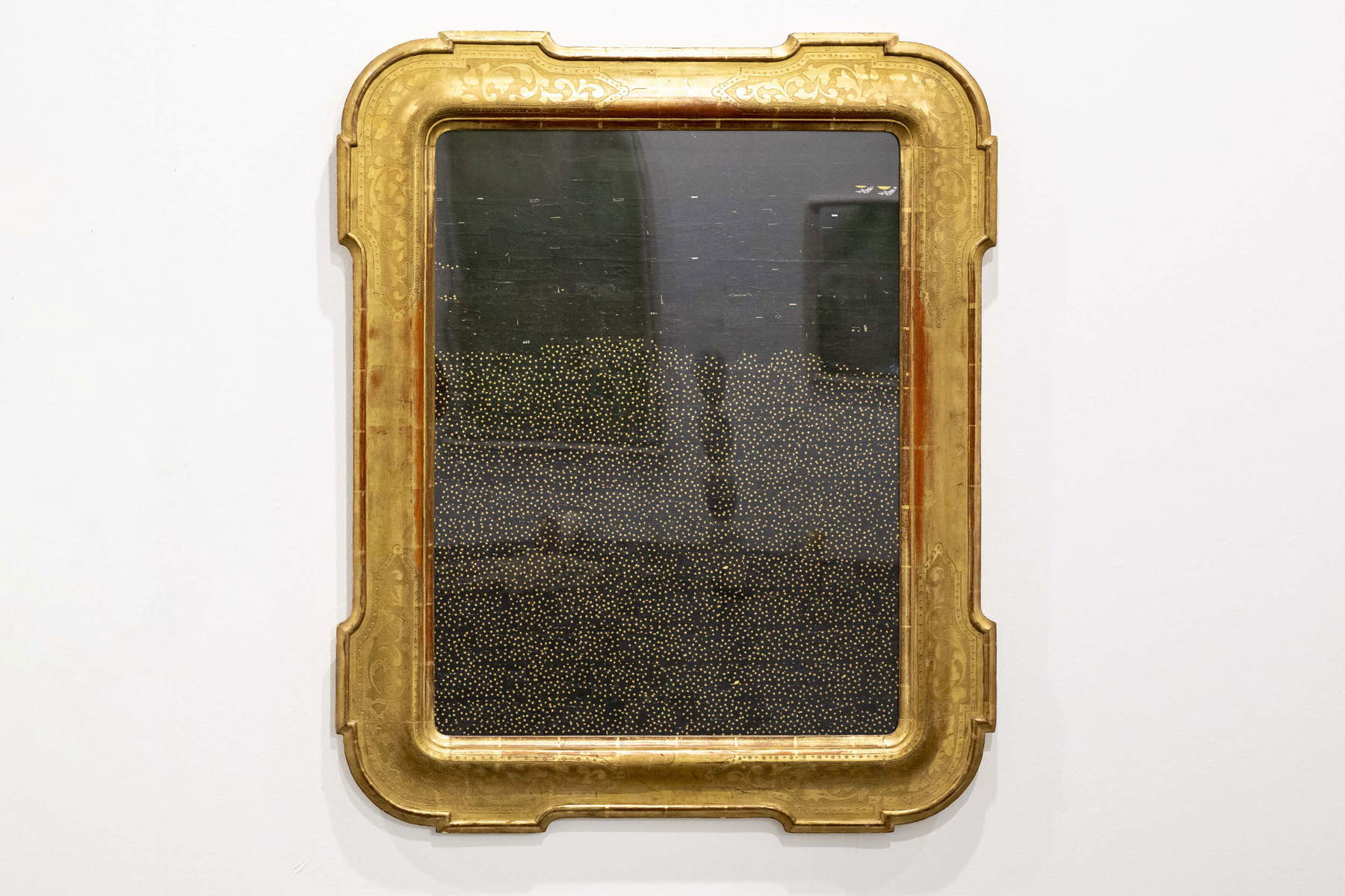 Flavio Favelli, Nero Ashanti (2026 ; collage d'emballages de chocolats avec cadre d'origine, 116 x 96 cm). Acquis auprès de Studio SALES, Rome