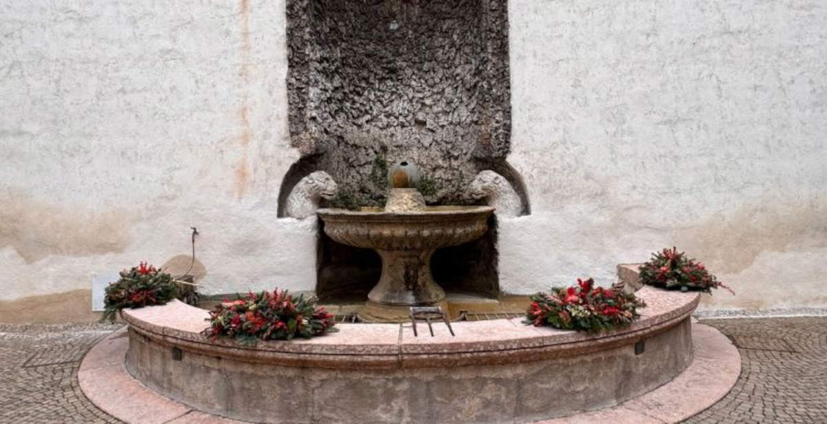 Die Restaurierung des Löwenbrunnens auf dem Schloss Buonconsiglio in Trient wird in Angriff genommen