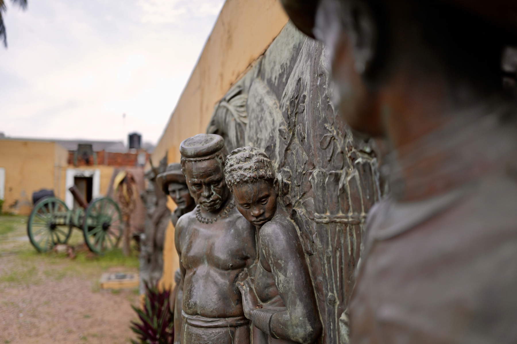 Fortaleza de Maputo - Universidad Eduardo Mondlane - Un puente hecho arte, Maputo. Foto: Marco Giugliarelli