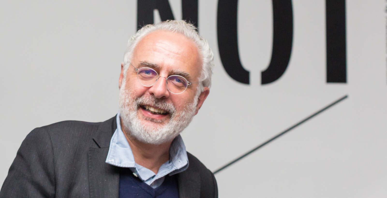 Le conservateur italien Francesco Bonami devient le nouveau directeur d'un centre d'art en Russie Le conservateur italien Francesco Bonami devient le nouveau directeur d'un centre d'art en Russie