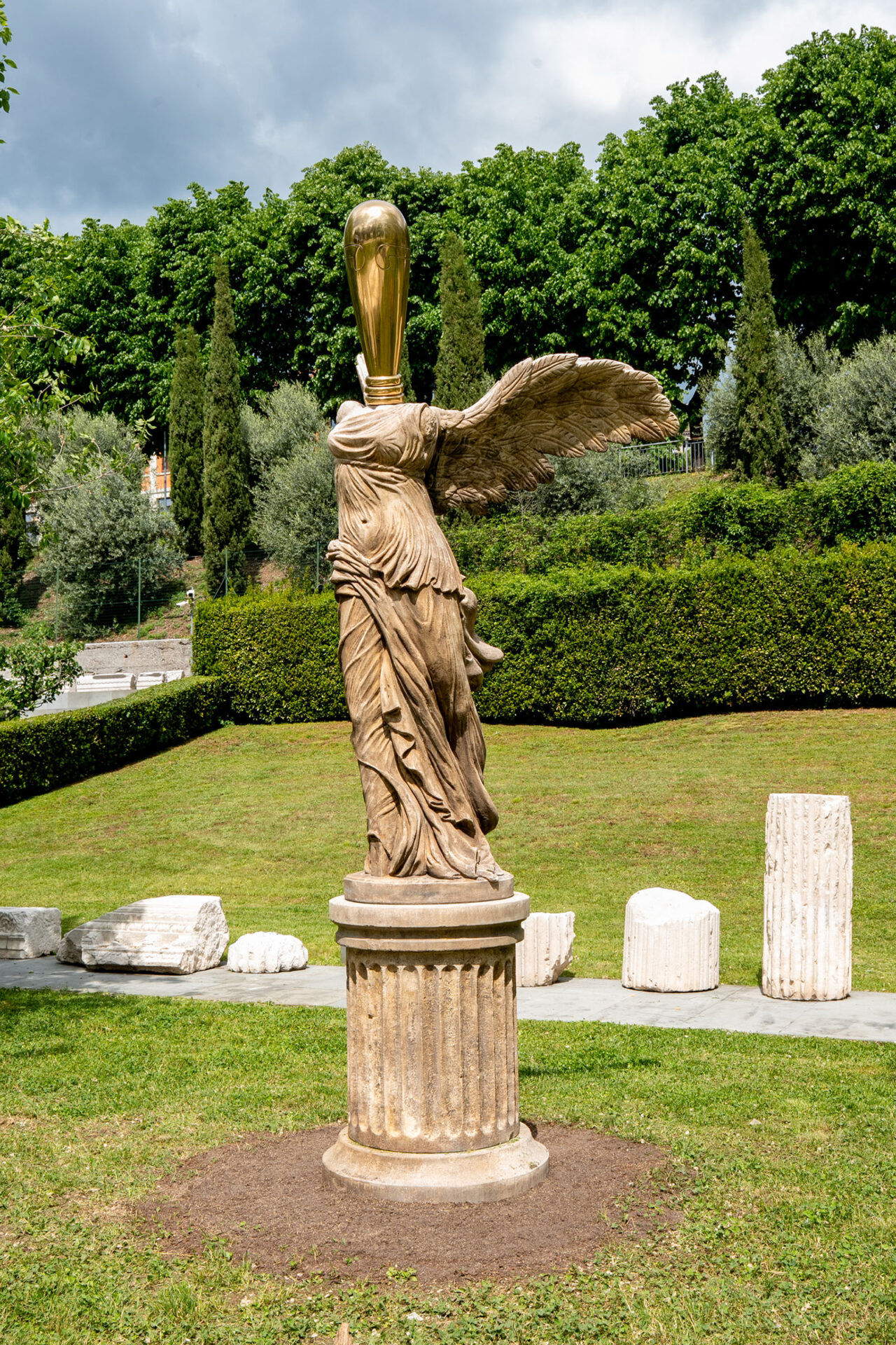 Francesco Vezzoli, Metaphysical Nike. Courtesy of Fondazione Brescia Musei