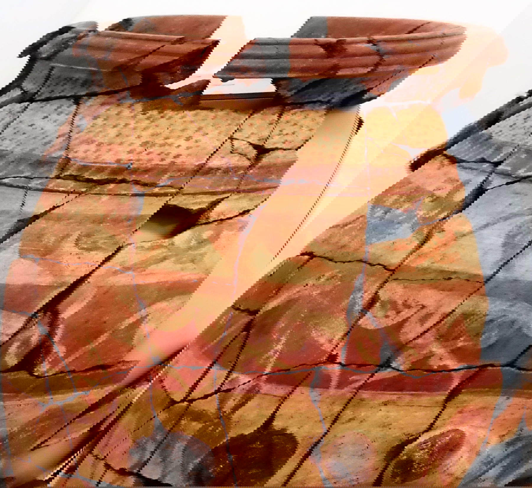 Pithos B, dettaglio. Foto: R. Darelli