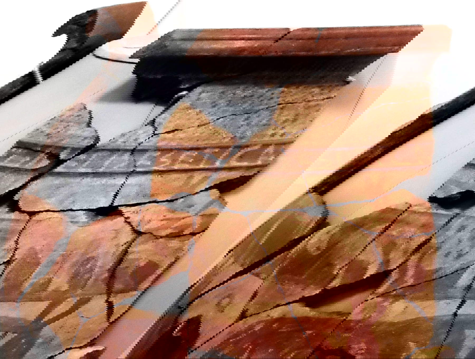 Pithos C, dettaglio. Foto: R. Darelli