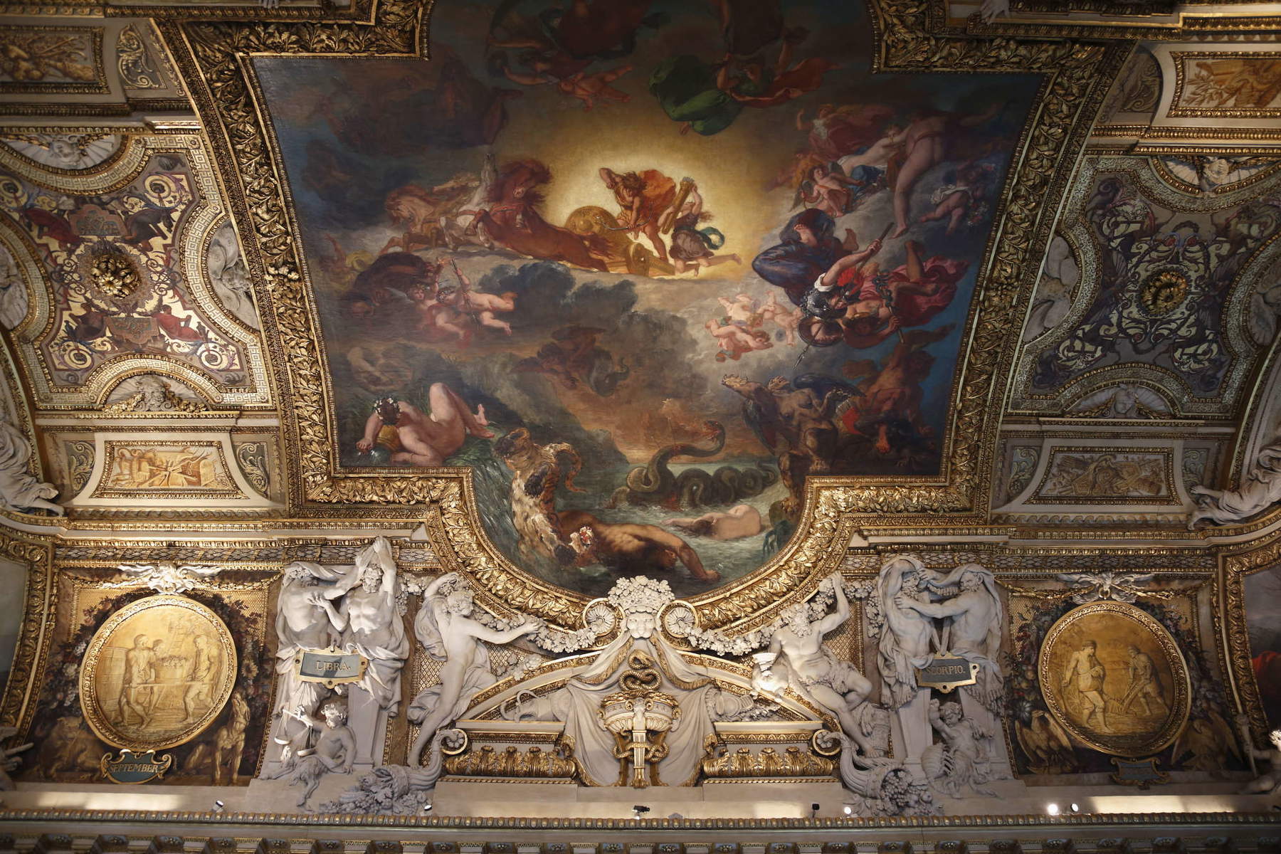Louvre, Galería de Apolo. Foto: Antoine Mongodin