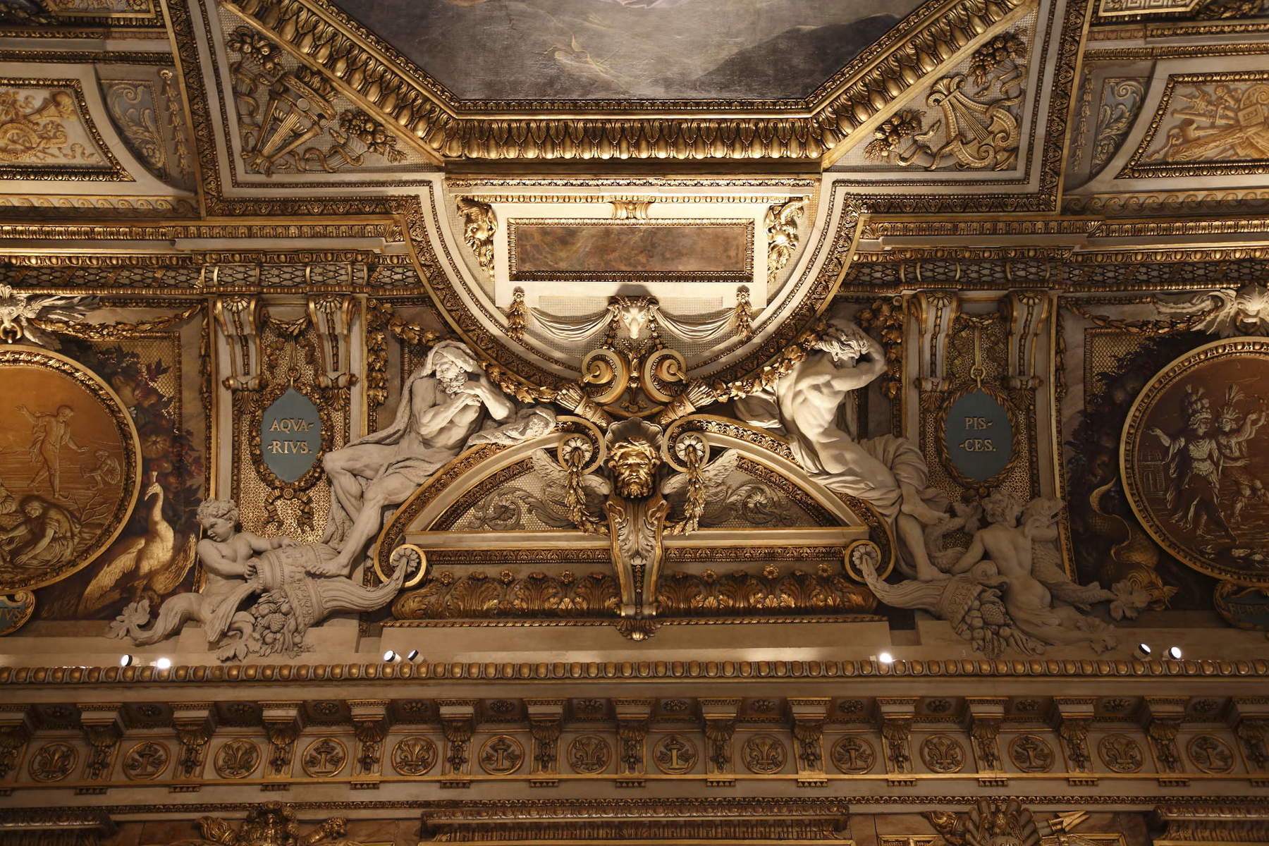 Louvre, Galería de Apolo. Foto: Antoine Mongodin