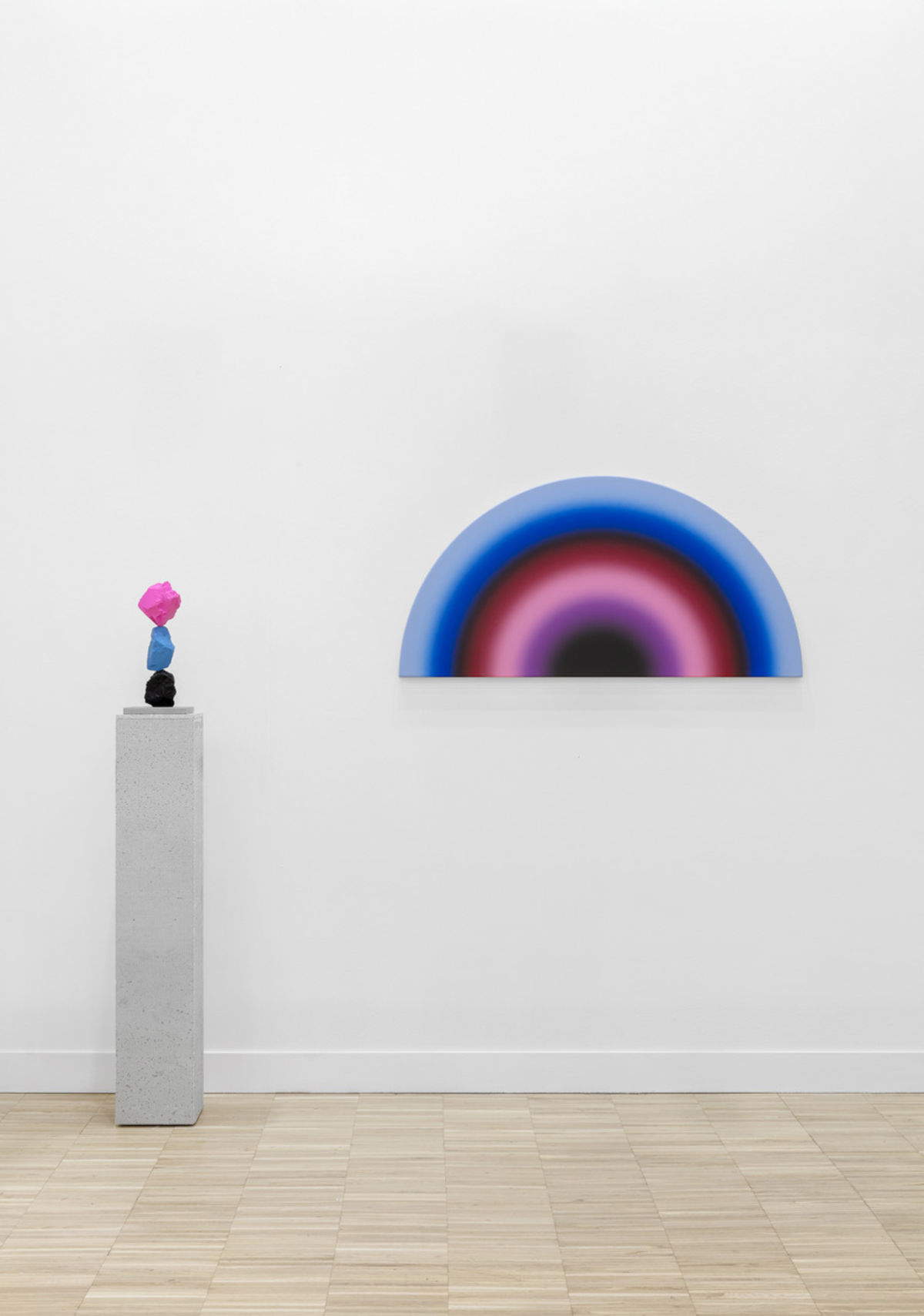 Vista del stand de la galería Alfonso Artiaco. Cortesía de Alfonso Artiaco, Nápoles. Foto: Sebastiano Pellion di Persano