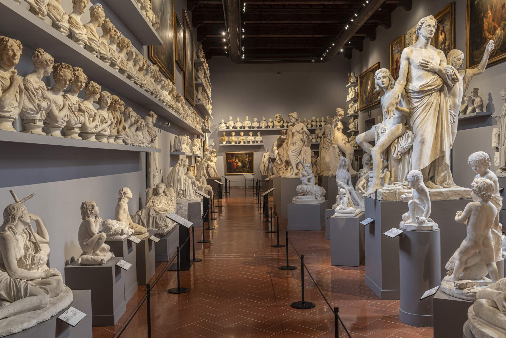 Galerie de l'Académie de Florence - Galerie des plâtres. Photo : &copy;Guido Cozzi