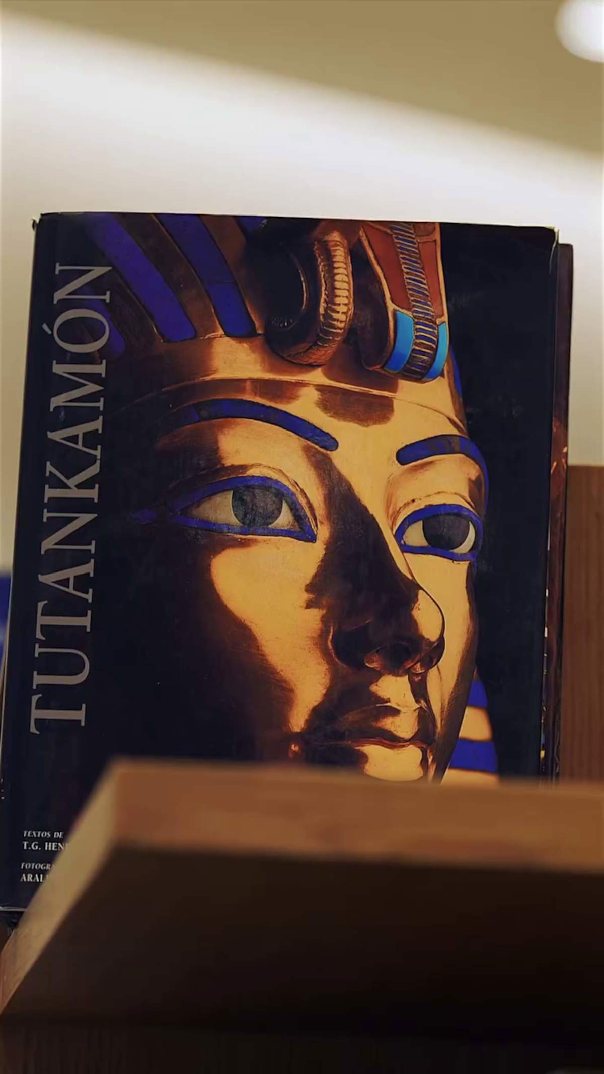Un livre disponible dans la nouvelle bibliothèque
