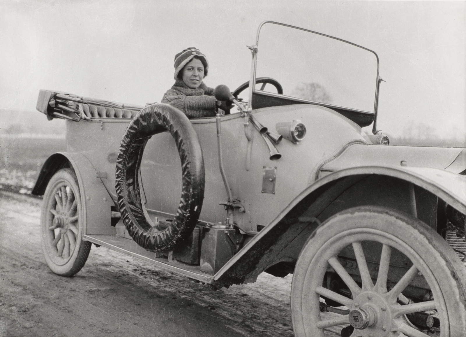 Gertrud D&uuml;bi-M&uuml;ller in her Pic-Pic car, circa 1911. Courtesy of Fotostiftung Schweiz, Winterthur. Photo: Gertrud D&uuml;bi-M&uuml;ller (circle of friends)