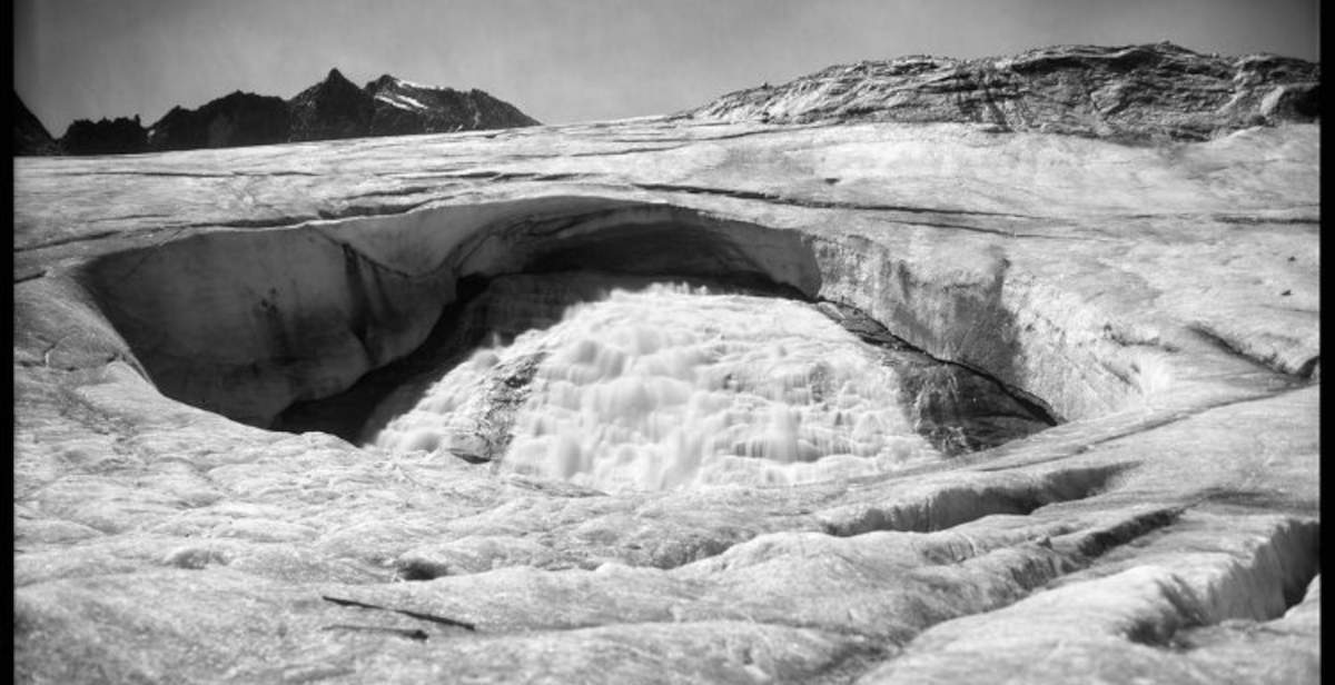 Adamello, die letzten Tage des Gletschers in den Fotografien von Michele Gusmeri