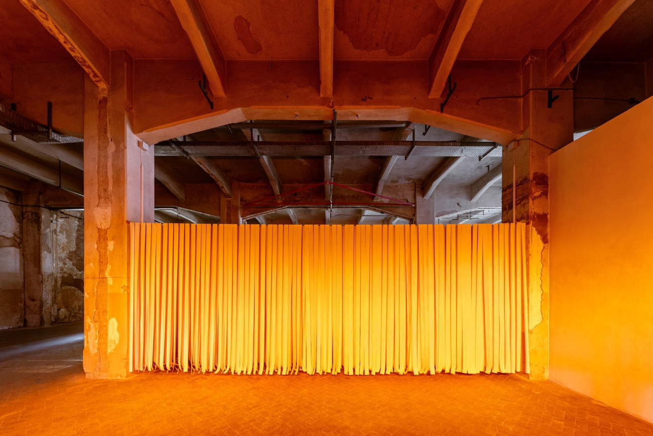 Gianni Pettena, Paper/Cosmic Breeze. Photo: Leonardo Morfini