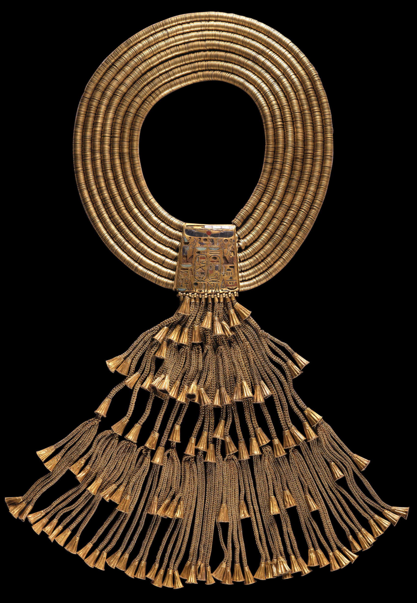 Great collar of Psusennes I (21st Dynasty, Third Intermediate Period; gold, lapis lazuli, carnelian, feldspar; Cairo, Egyptian Museum). Photo: Massimo Listri