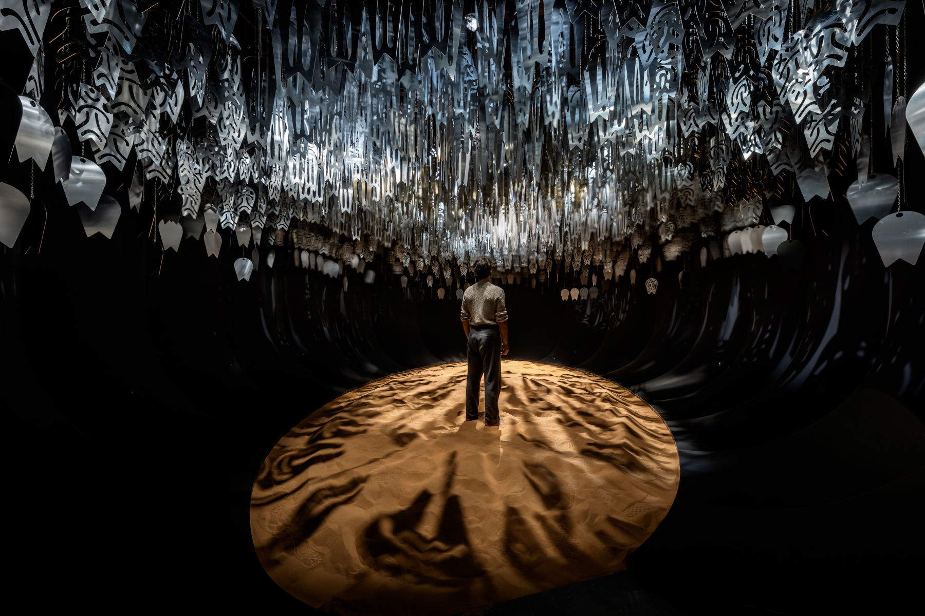 Haitham Al Busafi, Zīnah (Adornment), 2026. Padiglione del Sultanato dell'Oman alla Biennale Arte 2026. Per gentile concessione del Ministero della Cultura, dello Sport e della Giovent&ugrave; del Sultanato dell'Oman. Foto: Andrea Avezzu'.