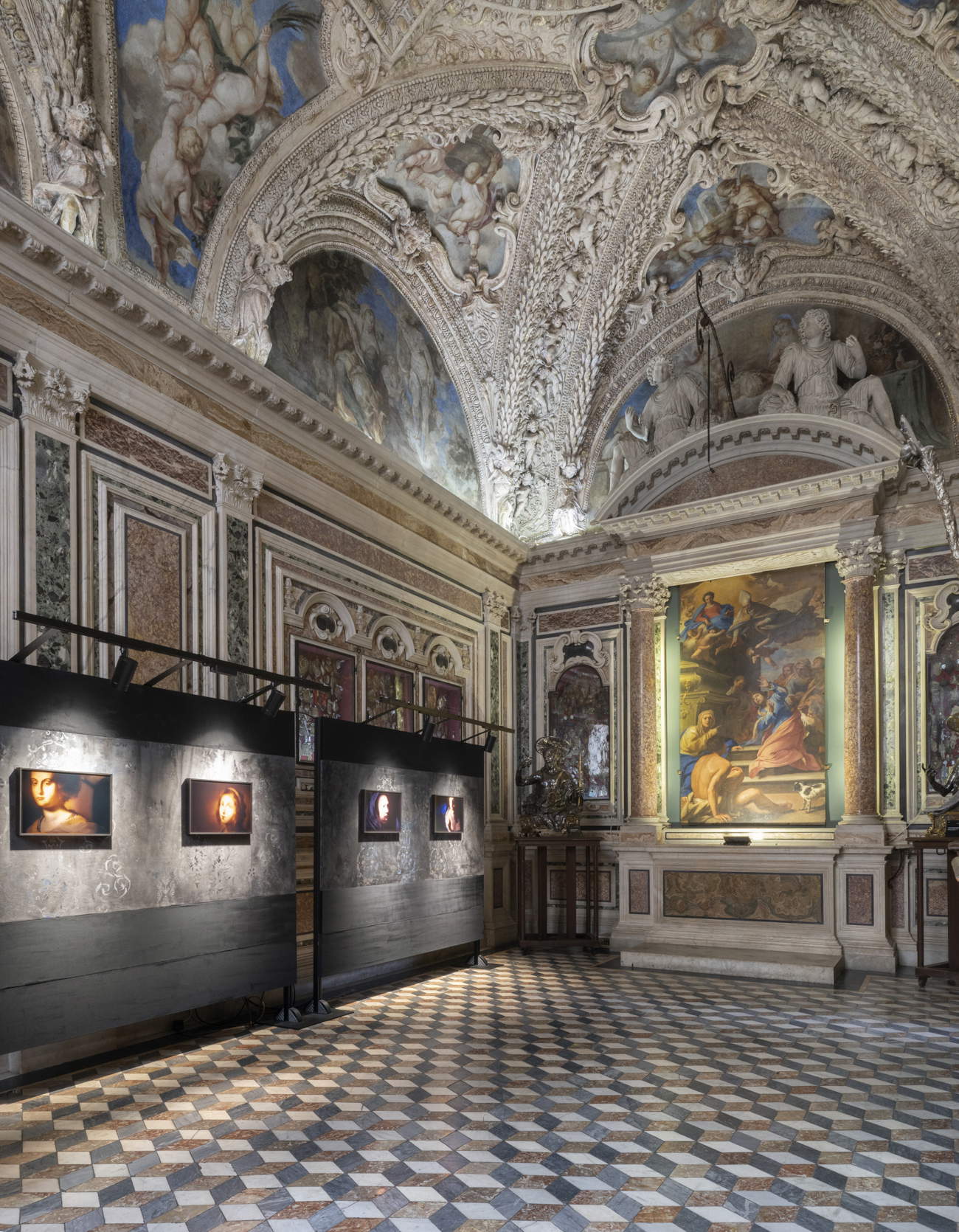 ll Colore, de Mimmo Jodice, instalación en el Tesoro di San Gennaro. Foto: Barbara Jodice