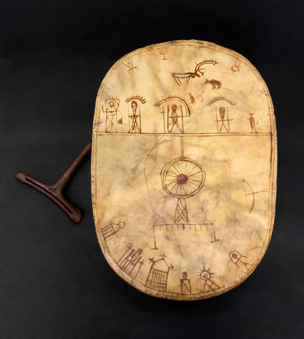Shamanic drum Norway, Lule/Pite territory, Sami people (early 17th century; partly painted reindeer skin, bowl structure, fir wood knocker; Rome, MUCIV - Museum of Civilizations (MIPAM NETWORK))