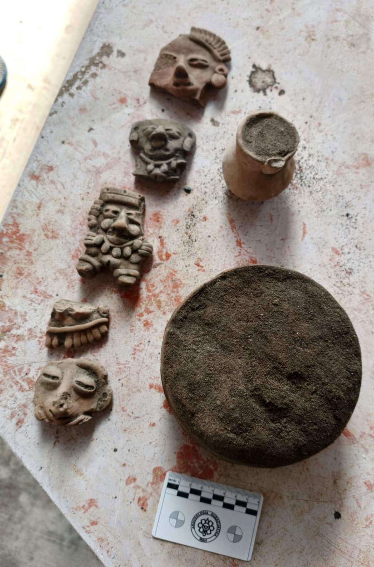 Some of the archaeological artifacts discovered. Photo courtesy of CINAH Colima &ndash; INAH