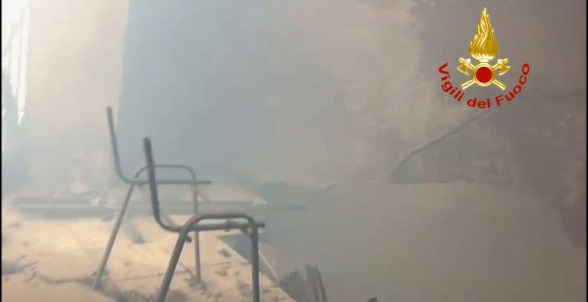 Fire at the Sannazaro Theater in Naples, first images of the interior released